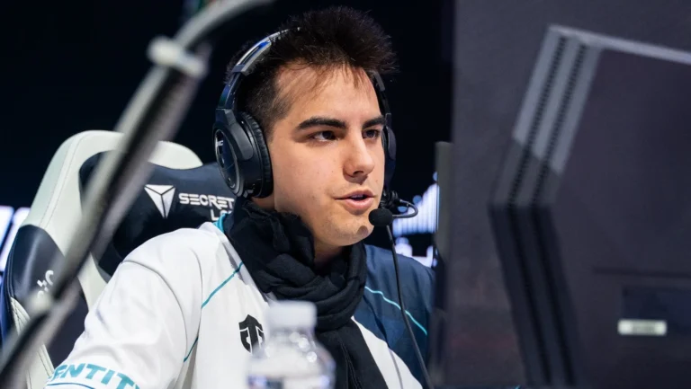 Киберспортсмен DM раскритиковал однообразие офлейн-меты в Dota 2