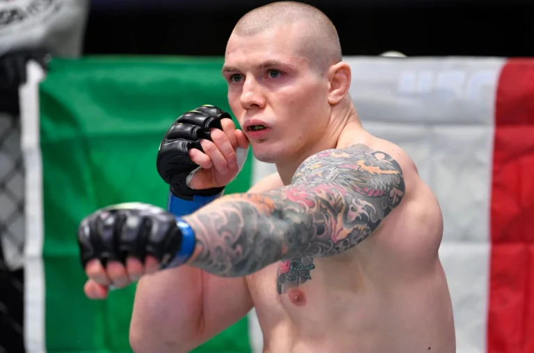 Веттори раскритиковал борцовские навыки чемпиона UFC дю Плесси