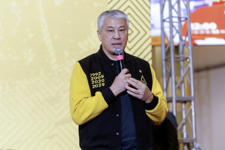 Боранбаев «Қайраттың» жас қақпашысына сыйланған көлік туралы пікір білдірді