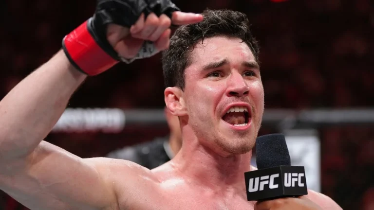 Братья Малотт: один в UFC, другой в НХЛ — уникальная история из маленького города