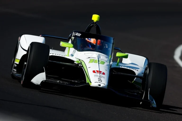 Ринус Викей подписал контракт с Juncos Hollinger Racing на сезон IndyCar-2026