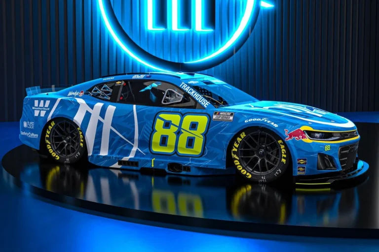 Ван Гисберген рассказал о сложностях гонок на овальных трассах NASCAR