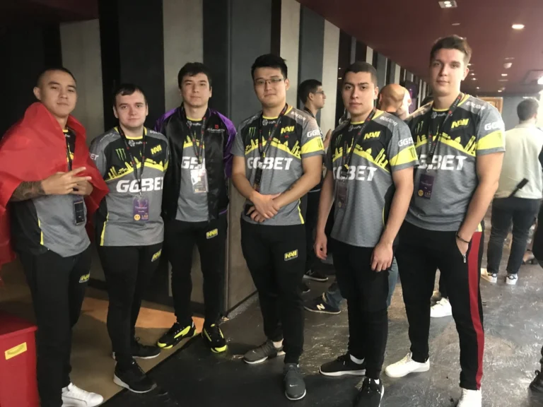 Игрок NAVI оценил работу нового тренера команды по Dota 2