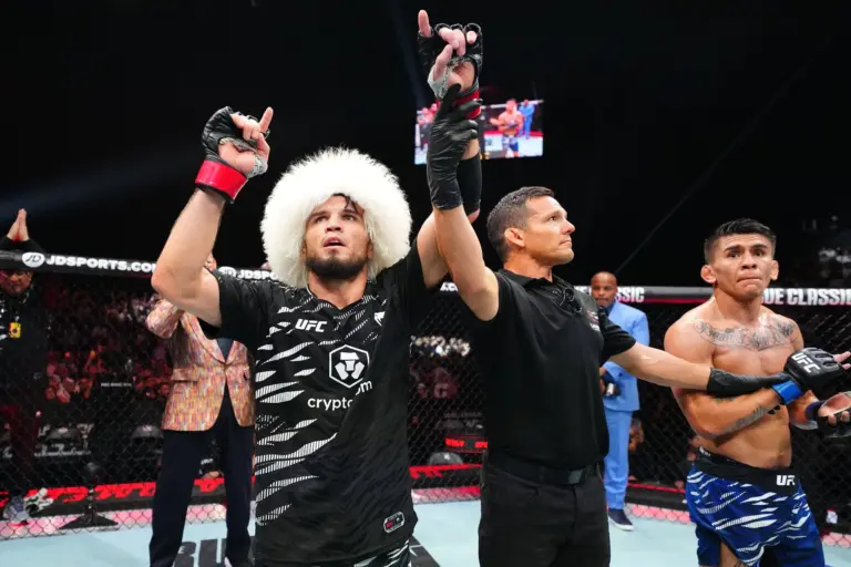 Зрелищный нокаут завершил предварительный кард турнира UFC 321 в Абу-Даби