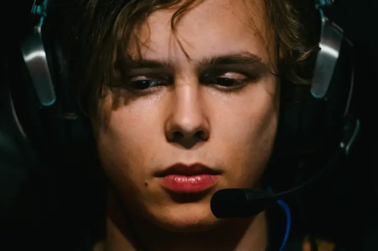 Профессиональный игрок Dota 2 оценил уровень керри Team Yandex