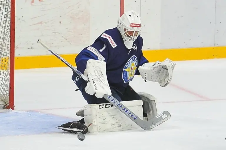 Казахстанский вратарь Павленко продолжит карьеру в американской лиге ECHL