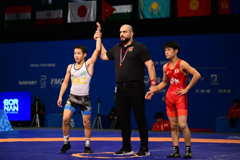Бакдаулет Агабек выиграл бронзу юношеских Азиатских игр по вольной борьбе