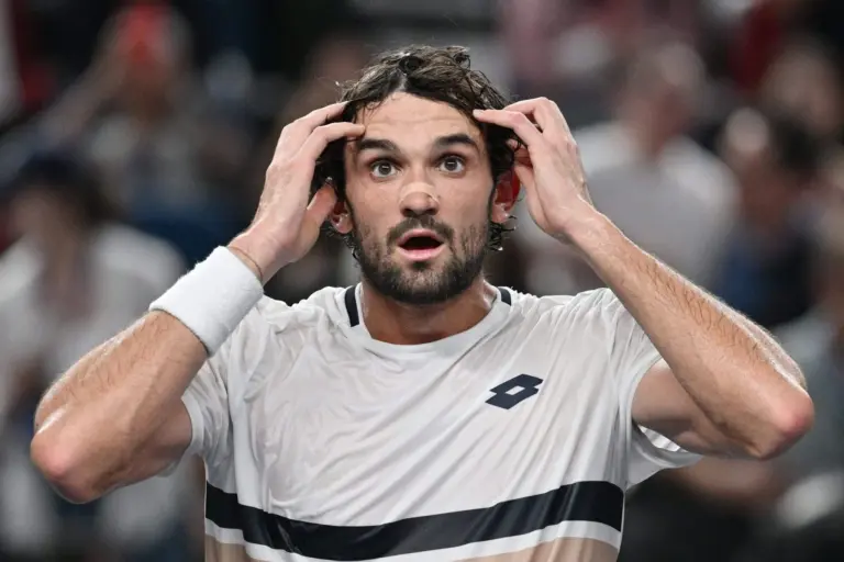 Вашеро разгромил Лехечку на старте Мастерса в Париже