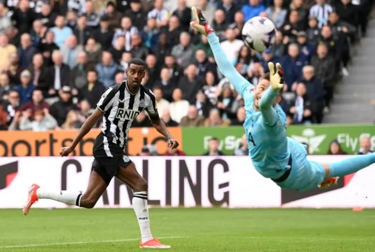 Ньюкасл – Тоттенхэм: смотреть онлайн прямой эфир (29.10.2025)