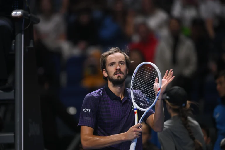 Даниил Медведев одержал непростую победу на ATP 250 Almaty Open