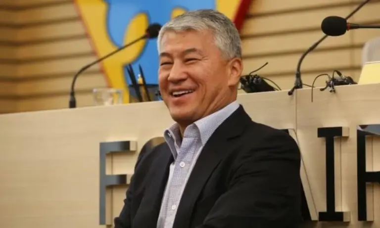 Боранбаев «Қайрат» матчтарына билеттердің жоғары бағасы туралы сынға жауап берді