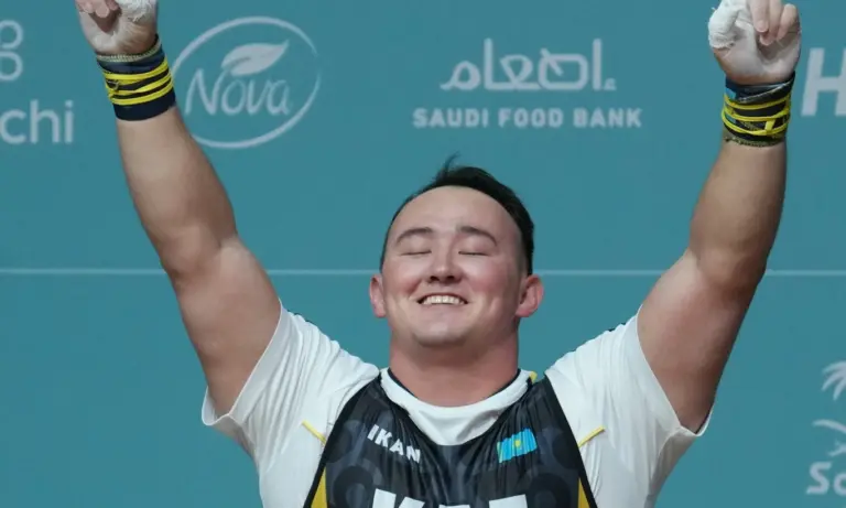 Казахстанец Нургиса Адилетулы выиграл три золота на Играх исламской солидарности в Эр-Рияде