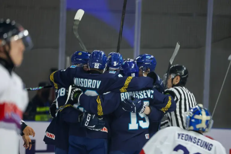 Сборная Казахстана выиграла чемпионат Азии по хоккею в Пекине