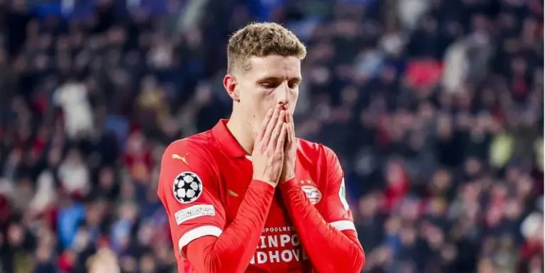 АЗ Алкмар – ПСВ: смотреть онлайн прямой эфир (09.11.2025)