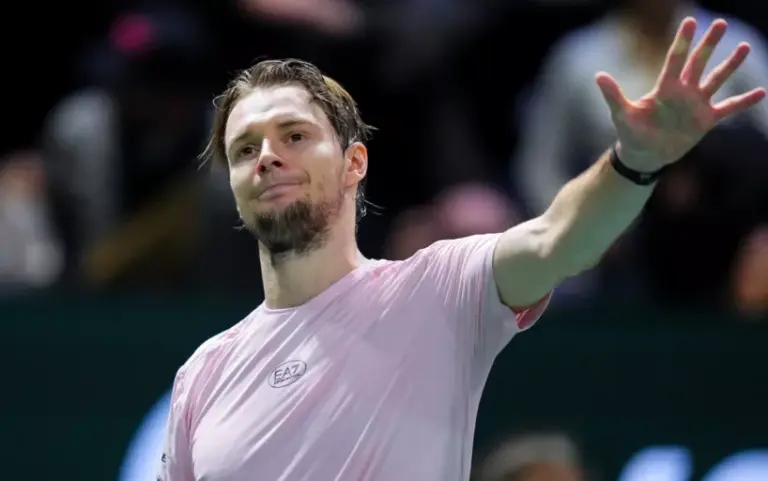 Александр Бублик впервые в истории Казахстана вышел в полуфинал турнира серии «Мастерс»