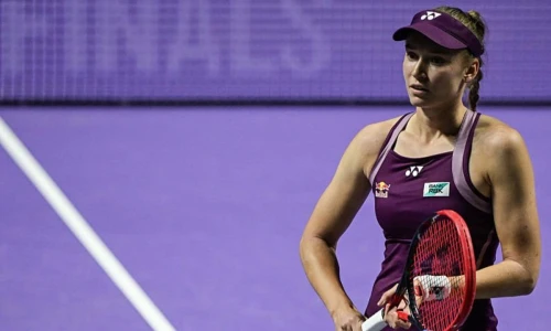 Рыбакина обыграла Швентек и вышла в лидеры группы на Итоговом турнире WTA