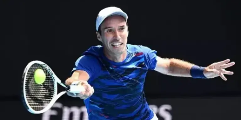 Михаил Кукушкин Франциядағы жарысты сәтті бастады