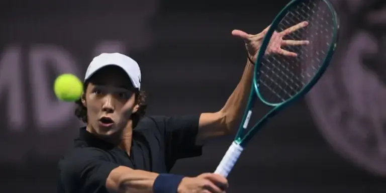 Қазақстандық теннисші Әмір Омарханов Тунис турнирінің 1/4 финалына жолдама алды