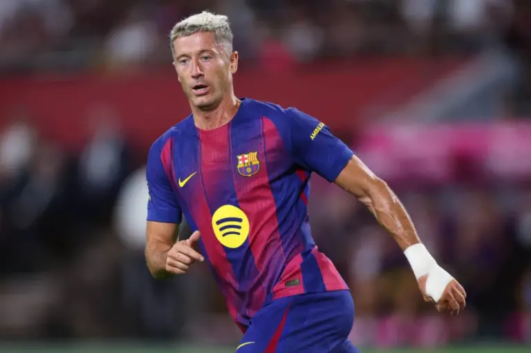 «Барселона» шабуылшысы Роналду мен Месси арасынан таңдау жасап жатыр