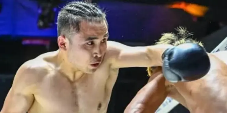 Қазақстандық екі боксшы желтоқсан айында титул үшін жұдырықтасады