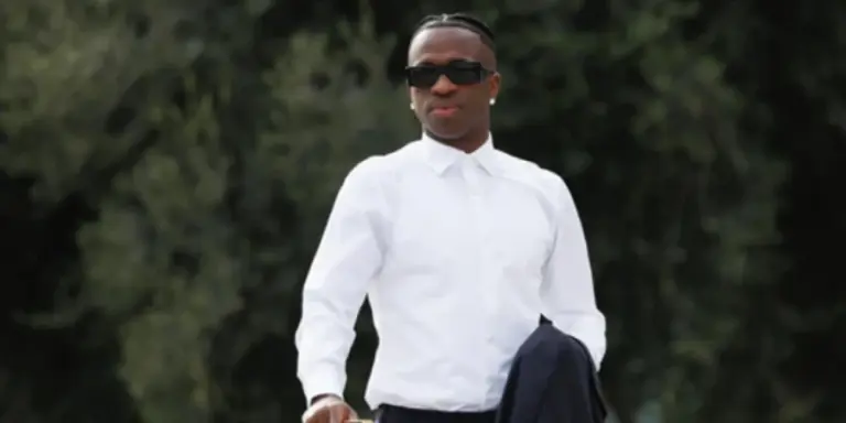 «ПСЖ» Винисиусты тегін алуға дайын: жұлдыз футболшы келісімшартты ұзартпау мүмкіндігін қарастыруда