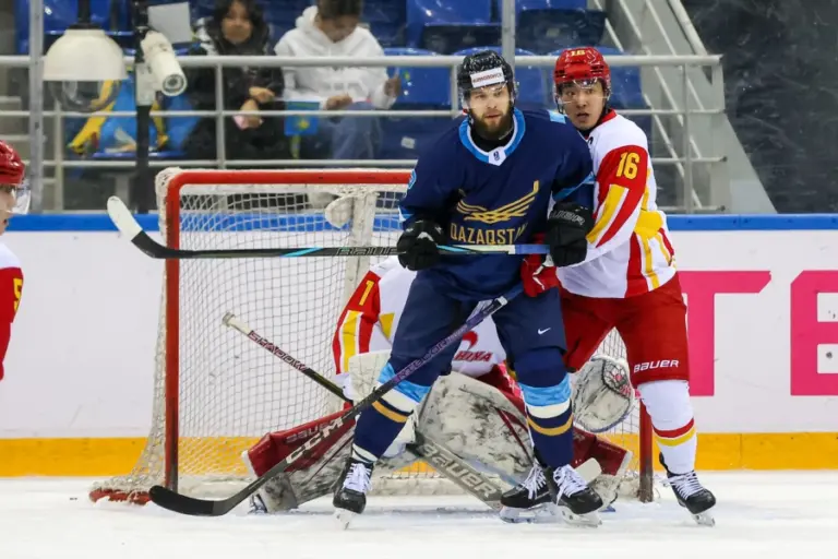 Казахстан уверенно разгромил Китай на чемпионате Азии