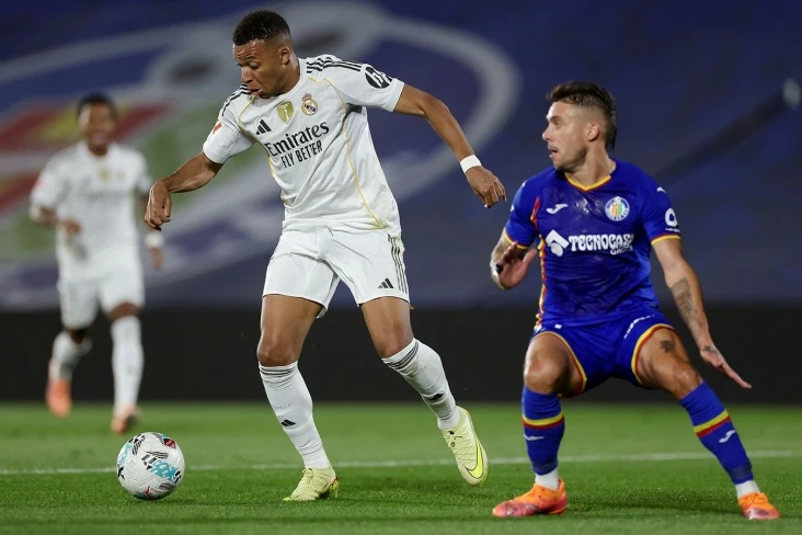 «Реал» вырвал победу у «Олимпиакоса» в семимячевом триллере Лиги чемпионов