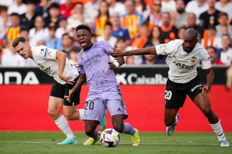 Реал Мадрид – Валенсия: смотреть онлайн прямой эфир (01.11.2025)