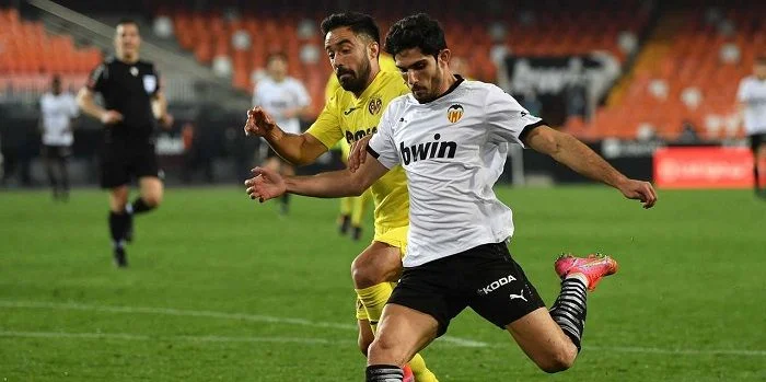 Райо Вальекано – Валенсия: смотреть онлайн прямой эфир (02.12.2025)