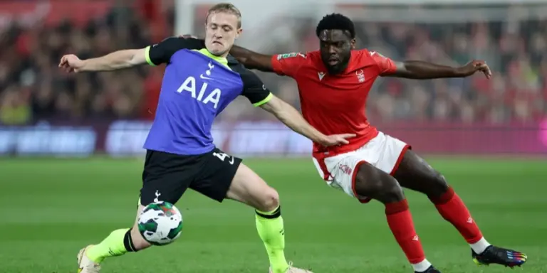 Ноттингем Форест – Тоттенхэм: смотреть онлайн прямой эфир (14.12.2025)