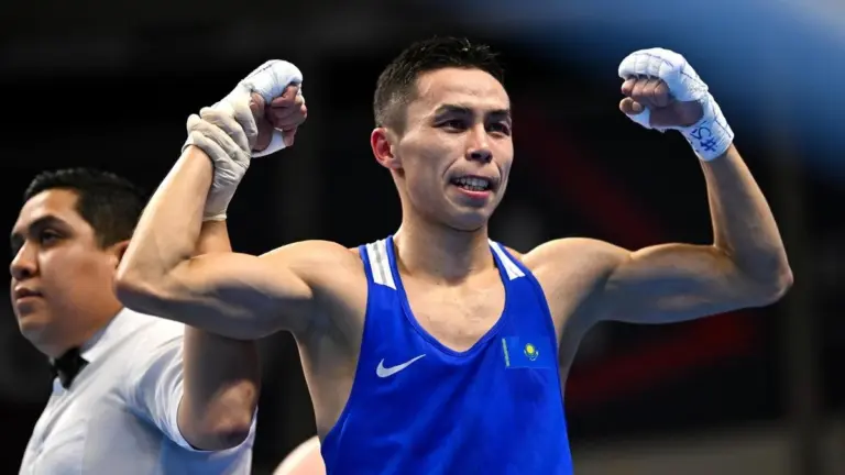Сакен Бибосынов вышел в финал чемпионата мира по боксу в Дубае