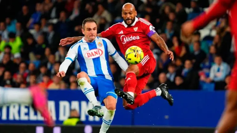 Балеарес – Эспаньол: смотреть онлайн прямой эфир (04.12.2025)