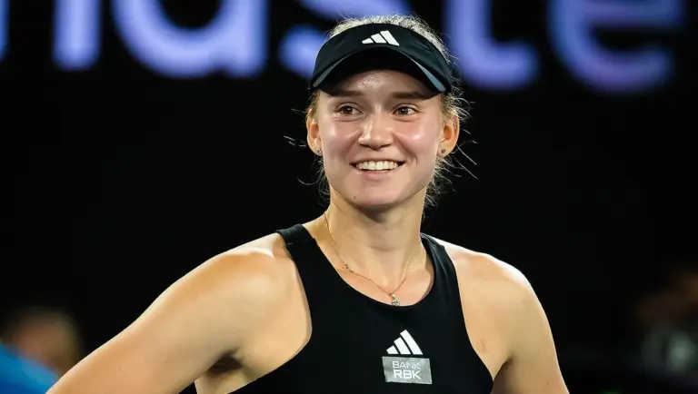 Больше 500 эйсов за сезон: Рыбакина стала первой за девять лет теннисисткой с таким достижением