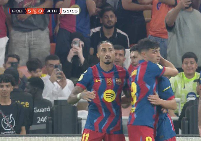 “Барса” продолжает унижать “Атлетик”: дубль Рафиньи