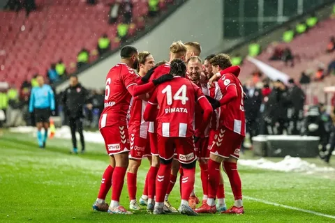 Самсунспор – Шкендия 79: смотреть онлайн прямой эфир (26.02.2026)