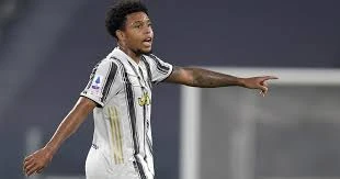 «Ювентус» вдесятером сравнял счет против «Галатасарая»