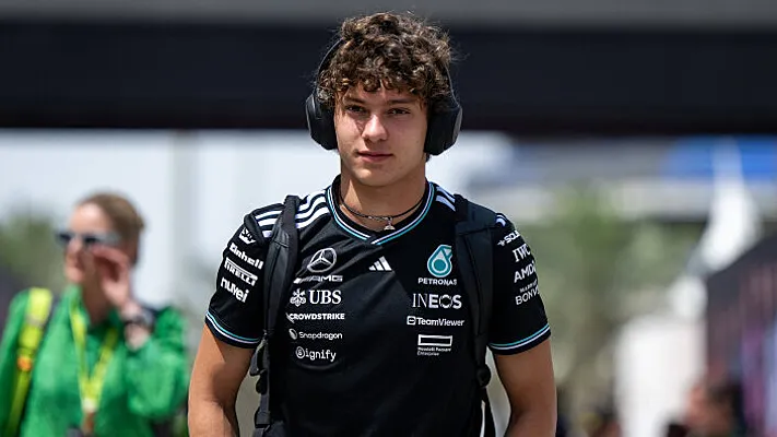 Молодой пилот «Мерседеса» взял Гран-при Китая и одержал первую победу в «Формуле-1»