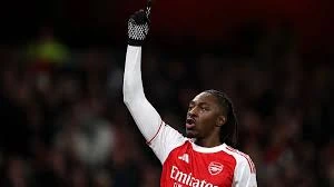 Эзе роскошным ударом вывел «Арсенал» вперед в матче с «Байером»