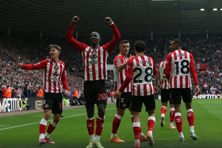 Лидс – Сандерленд: смотреть онлайн прямой эфир (04.03.2026)